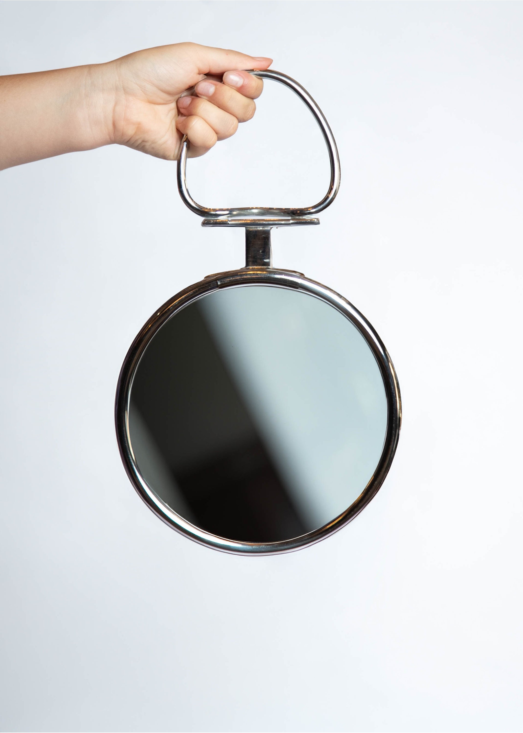 Miroir rond sur pied