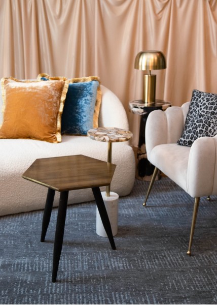 Bout de canapé hexagonal 